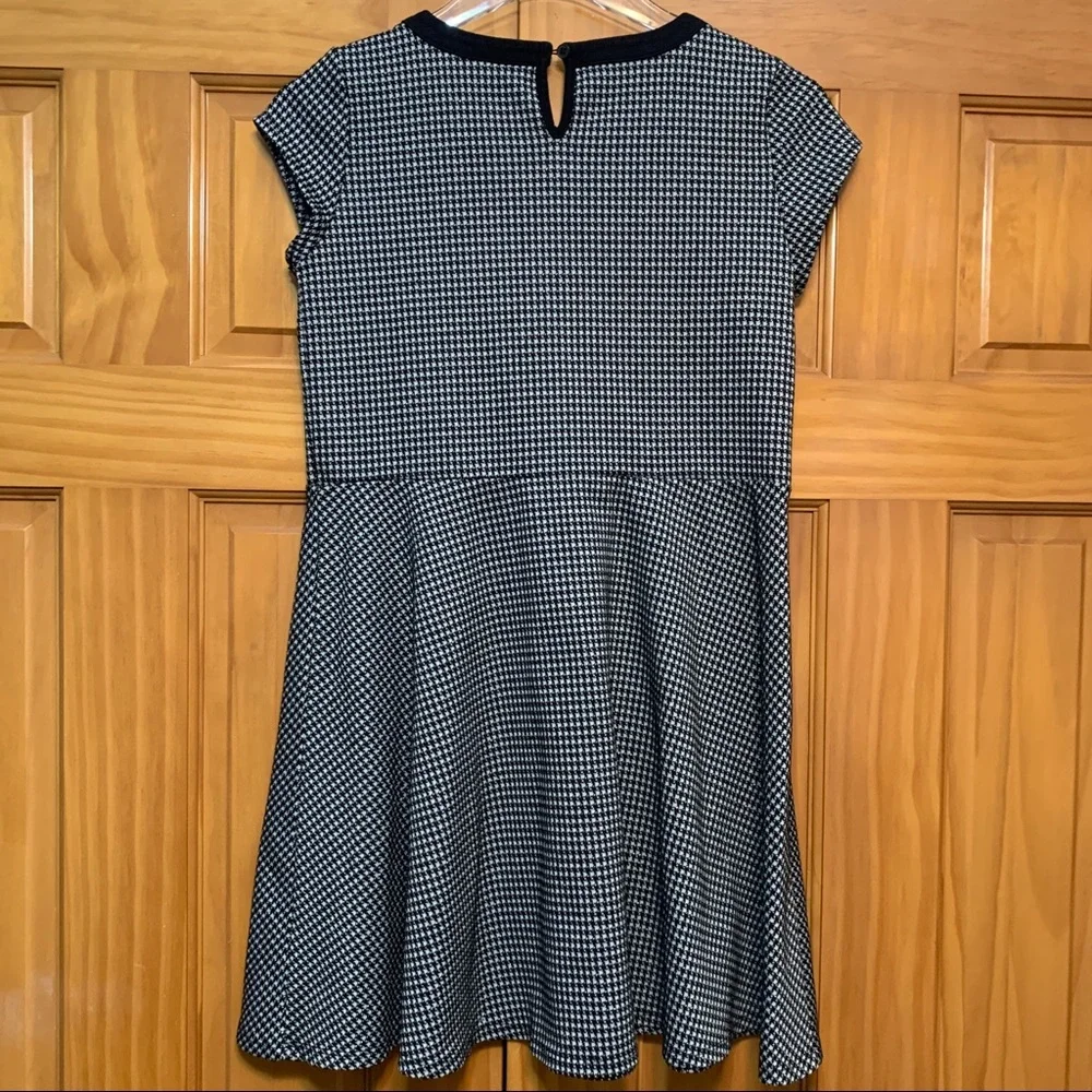The Children’s Place Black/White Dress 16